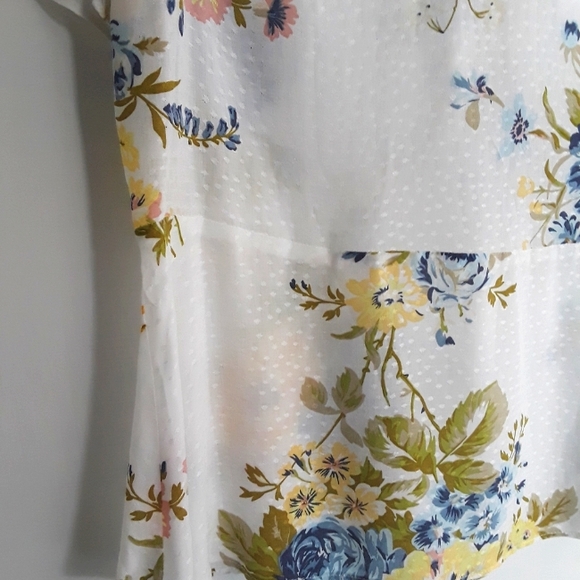 Clip Dot Peplum Floral Flutter Sleeve Top Size 8 US - Picture 2 of 11